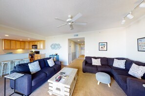 Televisión, chimenea y reproductor de DVD 