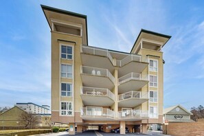 Exterior - Terrific Beach Condo w/Spacious Balcony, W/D, Shared Pool, Fitness Center, WiFi (Ocean City)