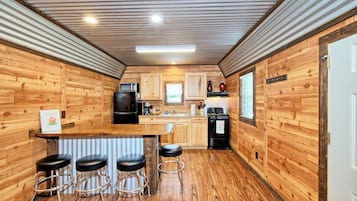 KylskÄp, mikrovÄgsugn, ugn och spishÀll