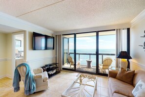 Fernseher, DVD-Player, Tischtennisplatte, Stereoanlage