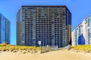 Exterior - Beachfront condo with balcony, AC, W/D, pools & game room (Ocean City)