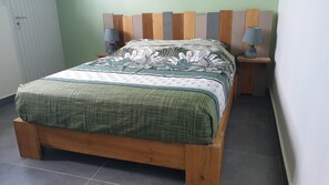 4 habitaciones, tabla de planchar con plancha y wifi gratis 