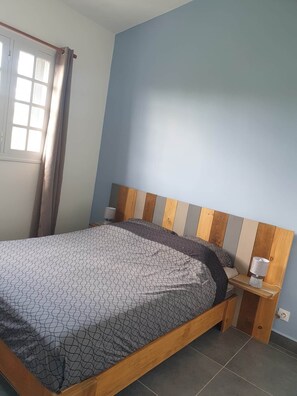 4 habitaciones, tabla de planchar con plancha y wifi gratis 