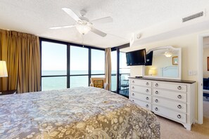 2 bedrooms, Internet, bed sheets - Waterfront condo with balcony, washer/dryer, pools & gym (Ocean City)