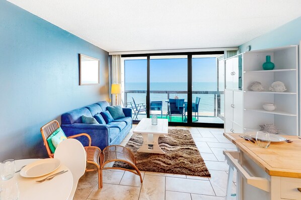 Télévision, lecteur de DVD, table de tennis de table