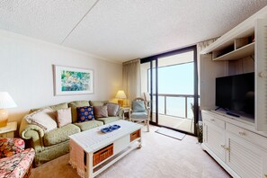 Fernseher, DVD-Player, Tischtennisplatte