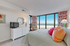 3 bedrooms, free Internet, bed sheets