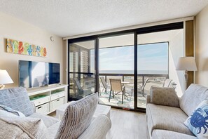 TV, lettore DVD, tavolo da ping pong