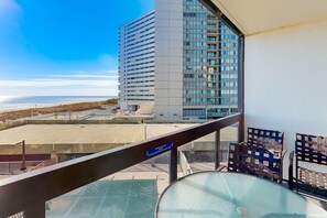 Property grounds - Desirable beach condo with great location, views, balcony, pools & game room (Ocean City)