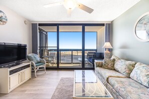 Televisión, reproductor de DVD y tenis de mesa 