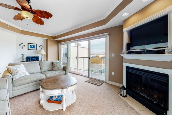 TV, fireplace, DVD player