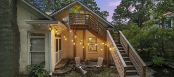 Hot Tub + King Bed + Walkable