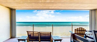 Charming Condo Right on the Beach w/Shared Pool, Free WiFi, Private W/D