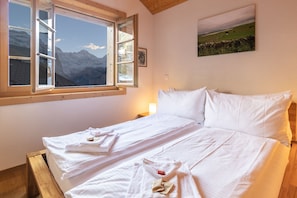 2 bedrooms, iron/ironing board - Chalet Sterndolde Penthouse (Wengen)