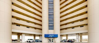 Terrific Vacation Condo in Beachfront Complex w/Shared Pool, Free WiFi