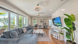 Smart-TV, Tischtennisplatte