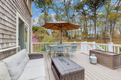 Cheery house with deck, sunroom & patio - short walk to pond, beach & Rail Trail