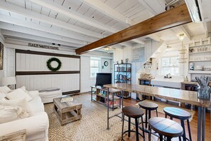 TV, fireplace, DVD player, books