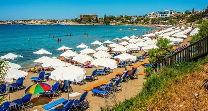 Villa Coralia Gardens 1km From Coral Bay Beach