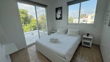 5 bedrooms, in-room safe, iron/ironing board, travel cot