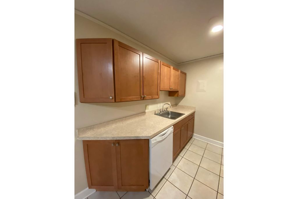 Great Location! Walk to Shands/UF/VA/Vet