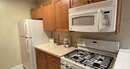 Great Location! Walk to Shands/UF/VA/Vet