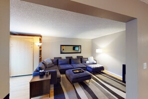 TV, fireplace, stereo, offices
