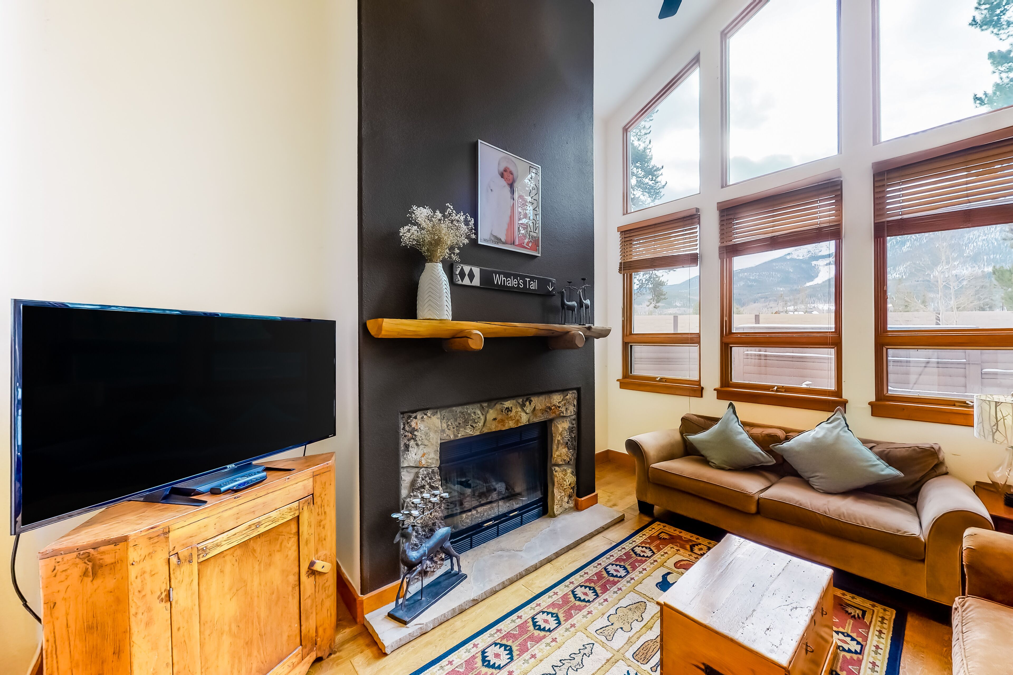 Televisio, takka, DVD-soitin