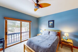 4 bedrooms, free internet, bed sheets - Exclusive Water Dance home with fireplace & deck - Walk to marina & Main St (Frisco)
