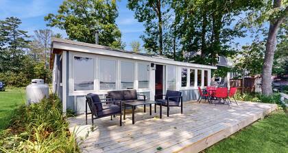 Waterfront Cottage w/ Fireplace & Deck - Minutes to Downtown