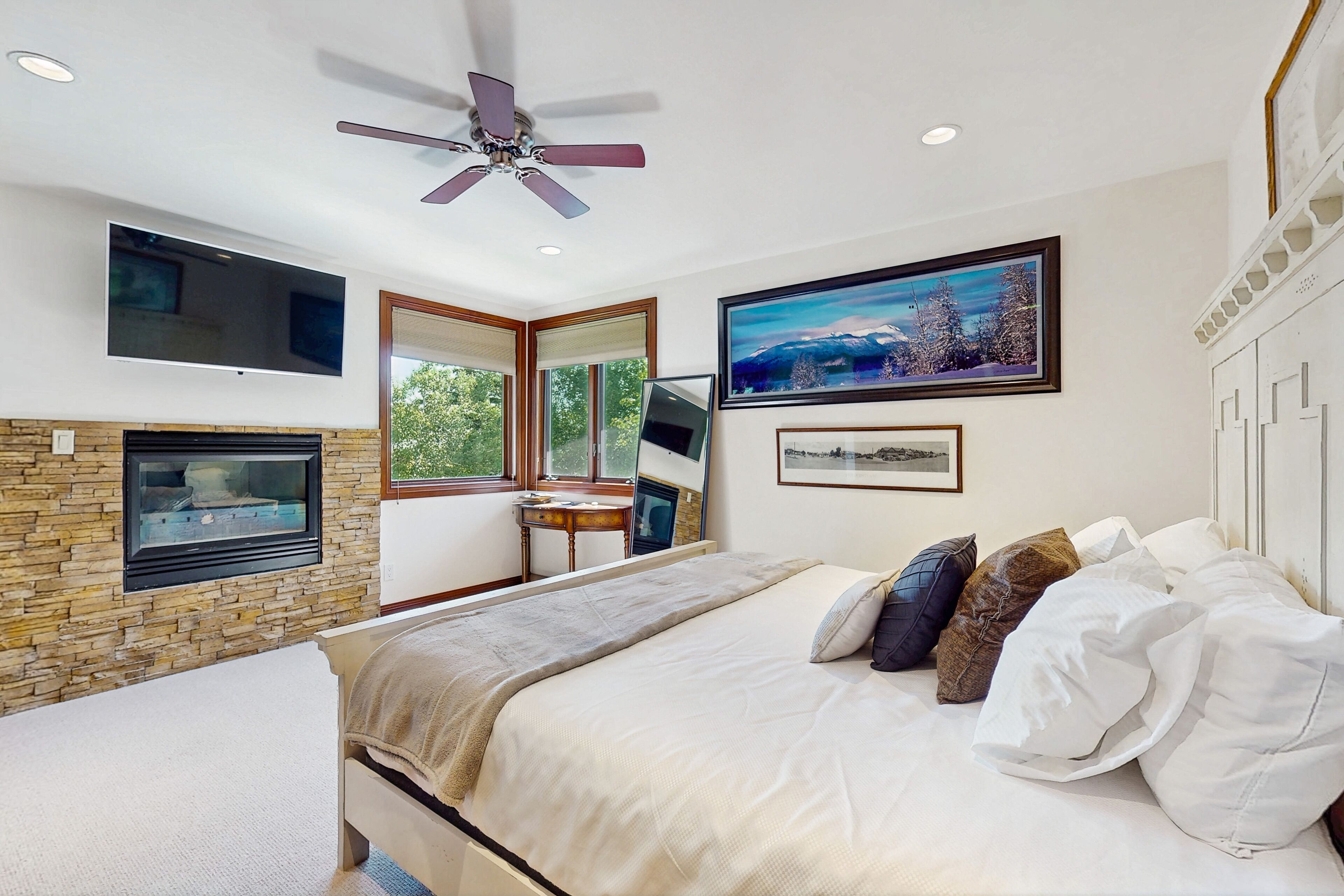 3 chambres, fer et planche à repasser, Wi-Fi, draps fournis