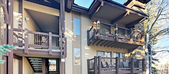 Welcoming mountain suite with balcony & fireplace