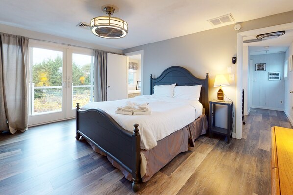 3 bedrooms, WiFi, bed sheets