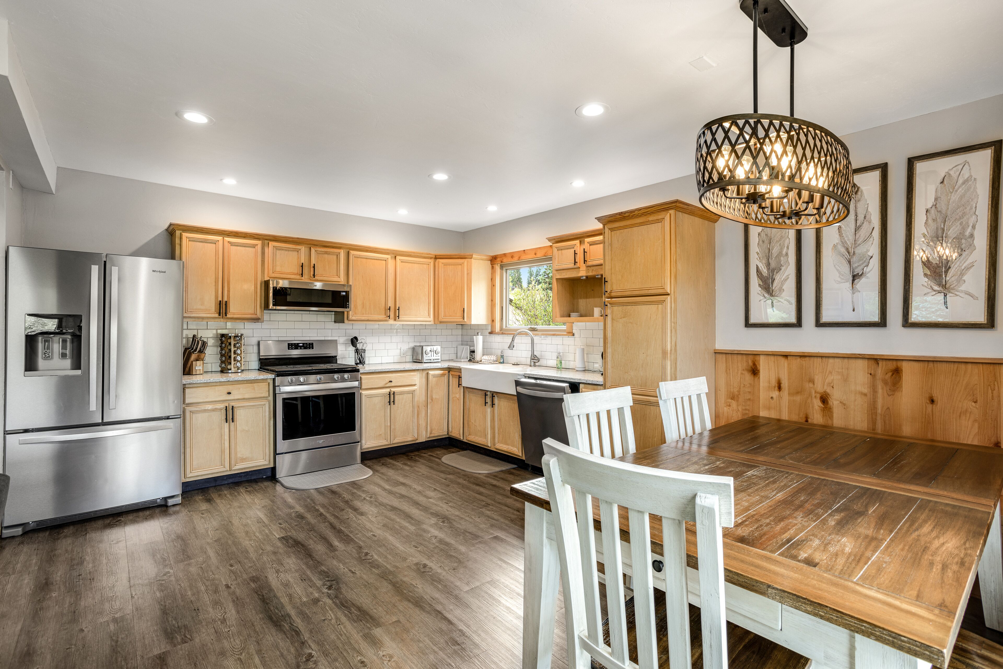 ثلاجة، ميكروويف، فرن، موقد طهي مسطح