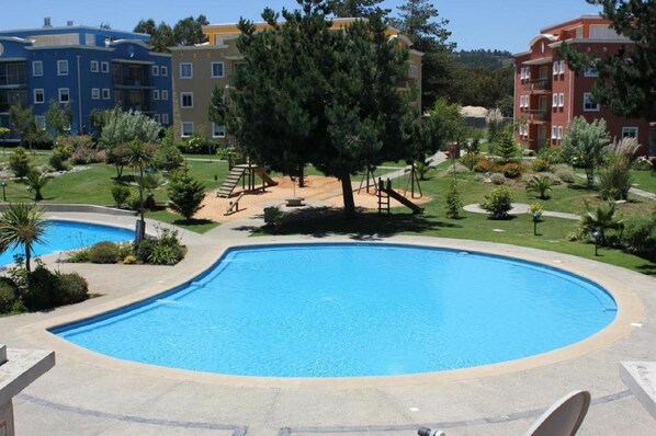 Outdoor pool - Espacioso departamento con piscina (Algarrobo)