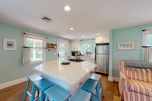 Fridge, microwave, oven, stovetop - Remodeled home w/beach pass & new furnishings on 1-acre parcel - steps to lake (Centerville)