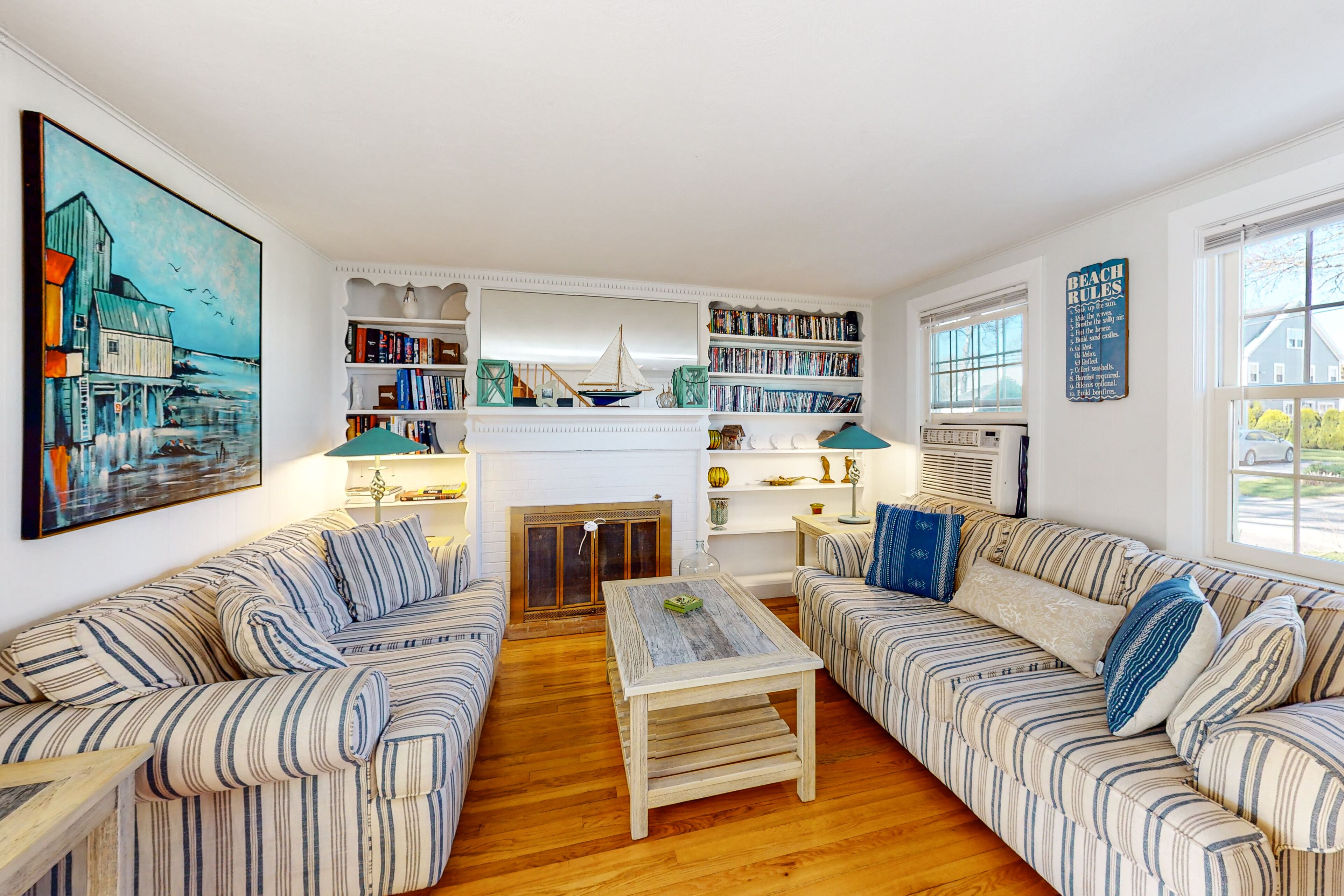 Falmouth Heights beach home with walk to beach & Martha's Vineyard ferry