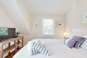 1 bedroom, iron/ironing board, Internet, bed sheets