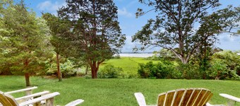 Quintessential waterfront cottage with screened porch - steps to Waquoit Bay