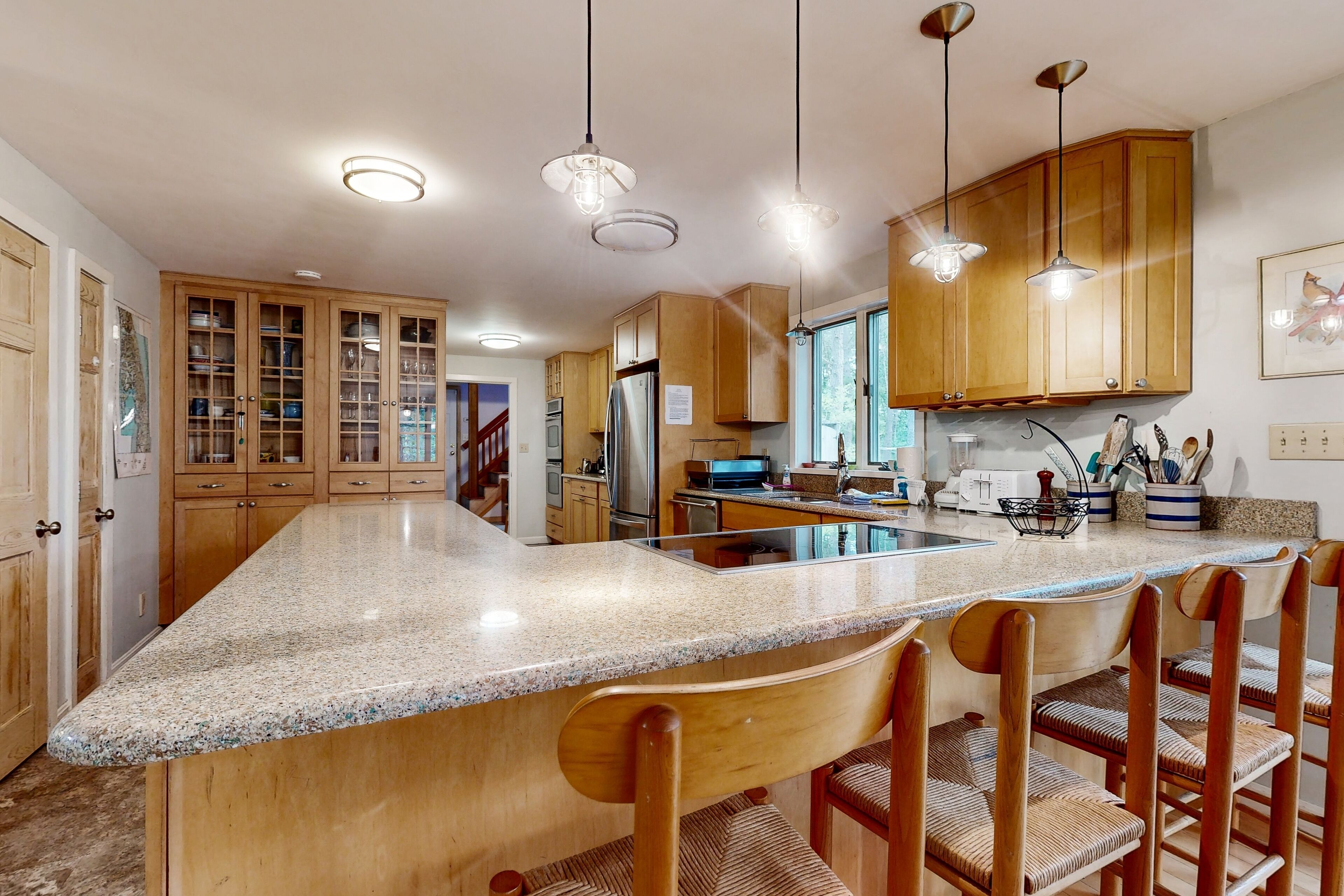 ثلاجة، ميكروويف، فرن، موقد طهي مسطح