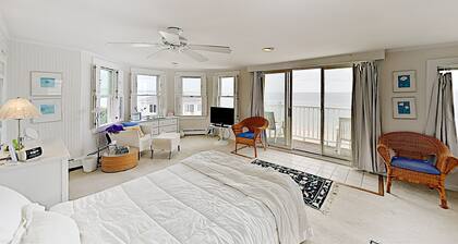 Waterfront home on Sagamore Beach with private pool & panoramic bay views