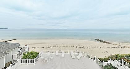 Waterfront home on Sagamore Beach with private pool & panoramic bay views