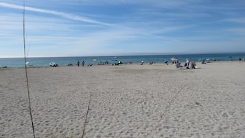 Una playa cerca