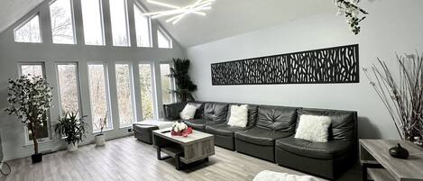 Smart TV, fireplace, Netflix, foosball