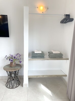 Interior - Sunny Palm Beach Villa - 3 min from beach (Noord)