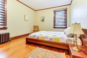 1 bedroom, desk, iron/ironing board, WiFi