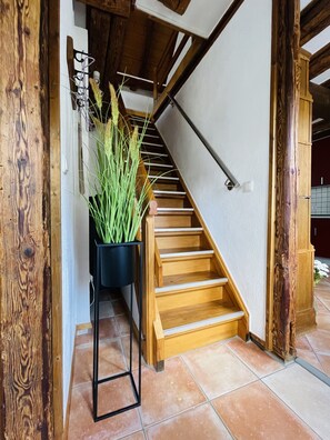 Interior - Historic vacation home on the Main, 110 sqm, large terrace, modern and renovated (Mainz-Kostheim)