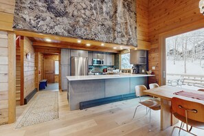 Unclassified image, 5 of 29, button