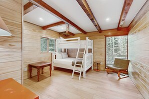 5 bedrooms, Internet, bed sheets