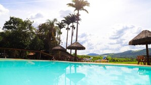 Outdoor pool, open 7:00 AM to 6:30 PM, pool loungers - Porto Fazenda Hotel - Pensão Completa (Alfenas)